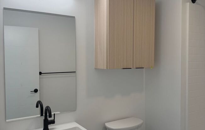 2 beds, 2 baths, 816 sqft, $4,395, Unit 605