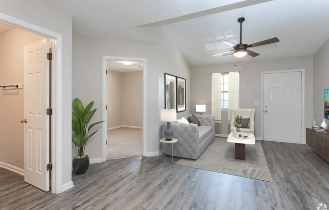 2 beds, 1 bath, 736 sqft, $1,045, Unit 1606-09