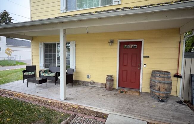 3 bedrooms, 1.5 bath Home with a Garage!