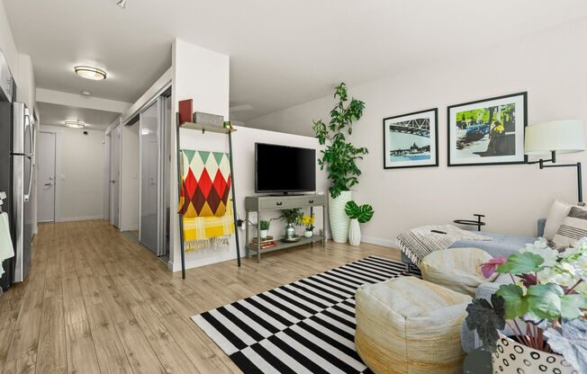 1 bed, 1 bath, 804 sqft, $2,050, Unit 119