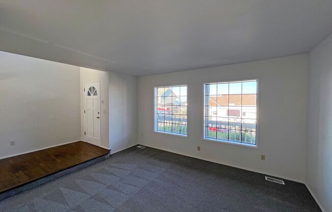 3 Bedroom 2.5 Bath in North East Tacoma