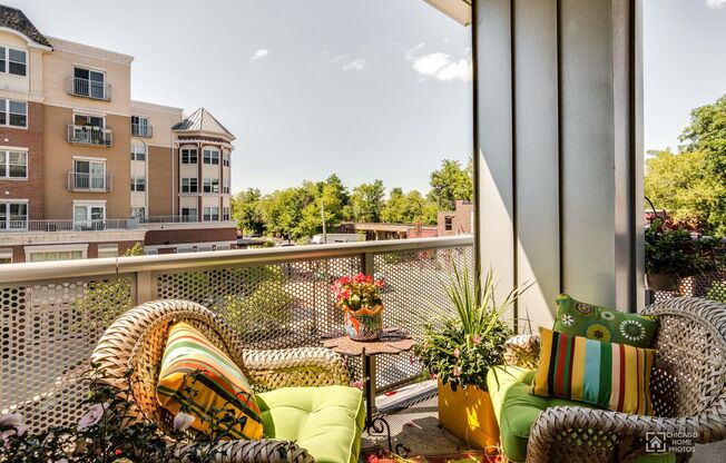 2 beds, 2 baths, $3,535, Unit 404