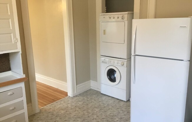 2 beds, 1 bath, $1,550