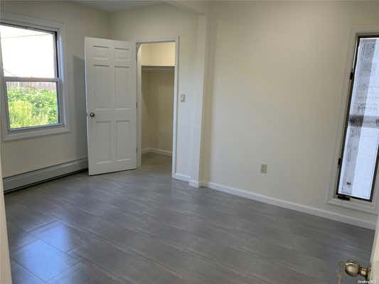 3 beds, 2 baths, $3,300