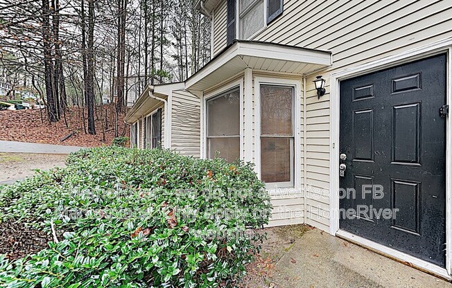 1558 OAKPOINTE DR SW