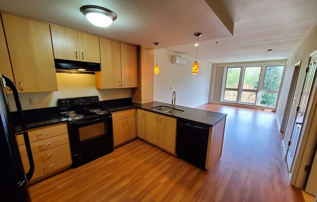 (863) The Jax 118 - 1 Bed + "Bonus/Den" / 1 Bath