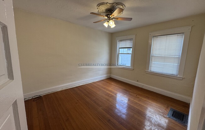 54 MONTFERN AVE