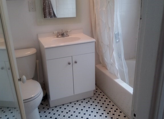 Studio, 1 bath, 260 sqft, $2,095, Unit 09