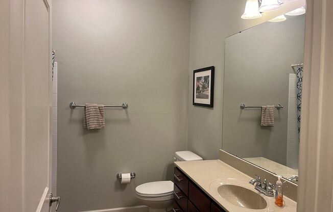 2 beds, 2 baths, $1,950, Unit UNIT 4203
