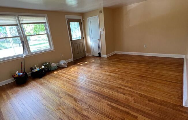 3 BDRM 1.5 BTH in Baltimore City Sinclair Ln