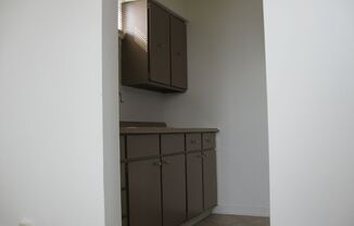 1 bed, 1 bath, 620 sqft, $1,030, Unit 619 Southcrest Drive #17