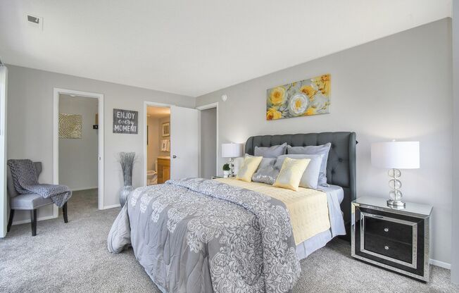 3 beds, 2 baths, 1,125 sqft, $1,600, Unit 805