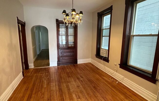 1013 N Winchester Ave