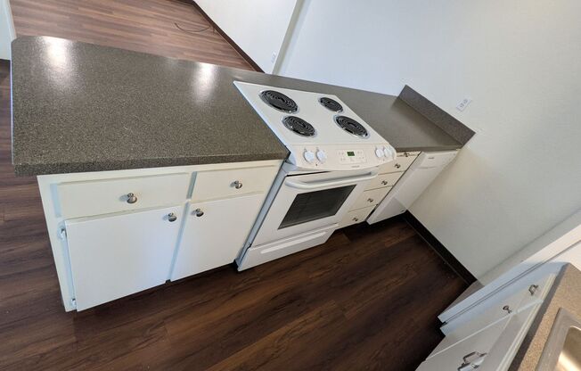 1 bed, 1 bath, 700 sqft, $1,375, Unit #13