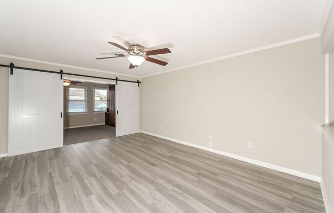 3 beds, 2 baths, $2,450, Unit Unit 122