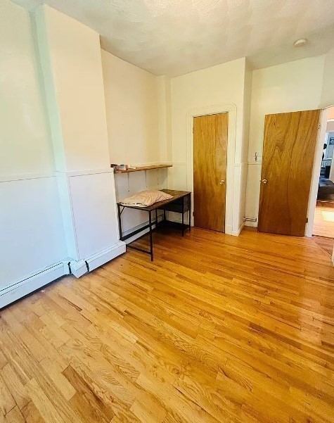 3 beds, 1 bath, 1,000 sqft, $3,800, Unit 4