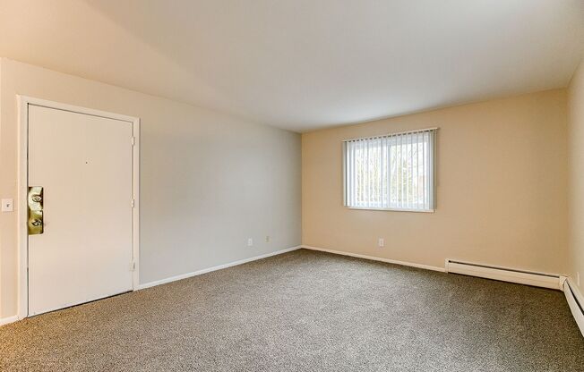 1 bed, 1 bath, 585 sqft, $950, Unit 4