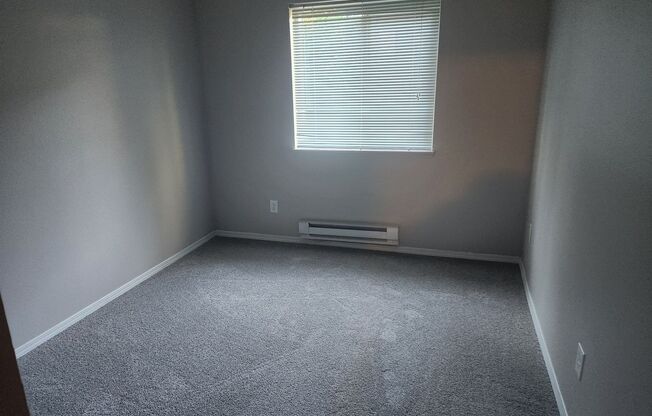 2 beds, 1 bath, 813 sqft, $1,725, Unit C-105