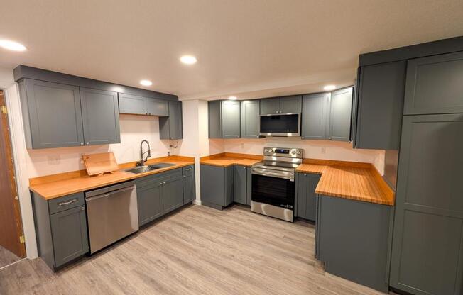 1206 B PENN AVE