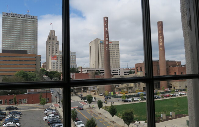 2 beds, 1.5 baths, 1,300 sqft, $1,995, Unit 440