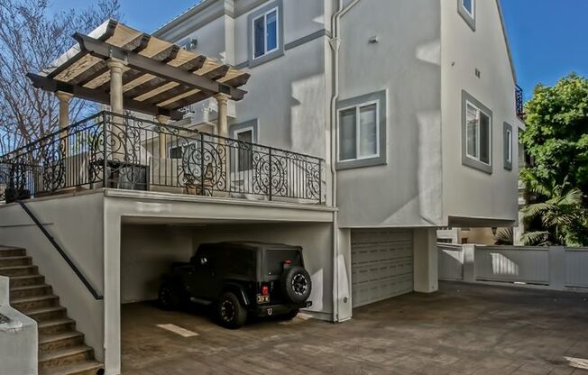 Remodeled, Bright & Spacious, 2400 Sq Ft Detached Townhome w/ Amazing Ocean Views in Private Community Close to Shopping, Greenbelt, King Harbor Marina, Downtown HB  & Just 1/2 Mile to Beach!
