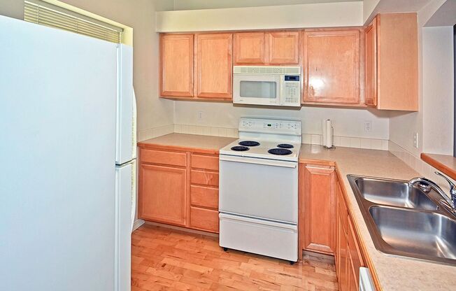 2 beds, 1 bath, $1,595