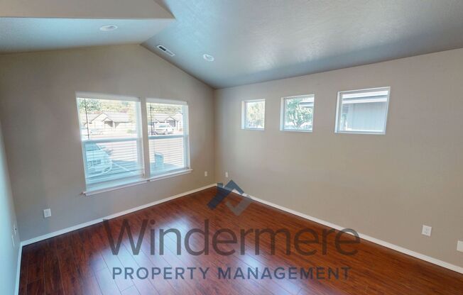 3 beds, 2 baths, 1,064 sqft, $1,695, Unit chin220-1