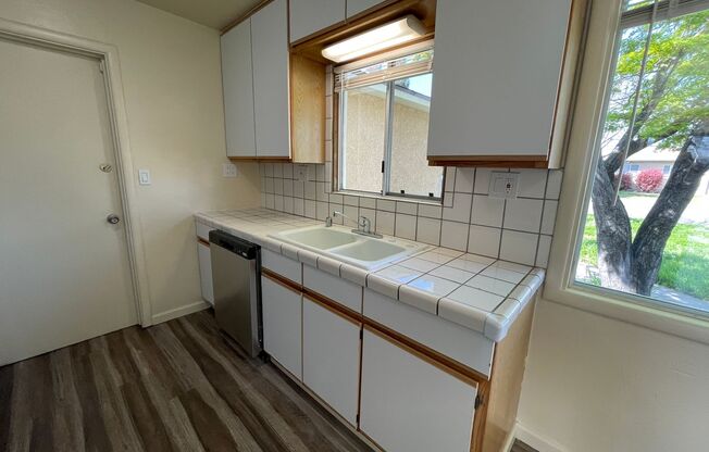 3 beds, 1 bath, $2,050