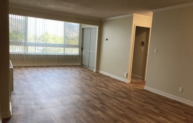 2 beds, 1 bath, 900 sqft, $1,549