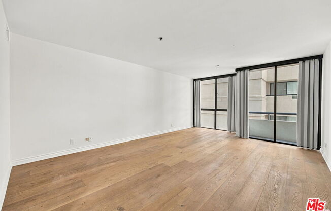 1 bed, 1.5 baths, 1,139 sqft, $3,600, Unit 407