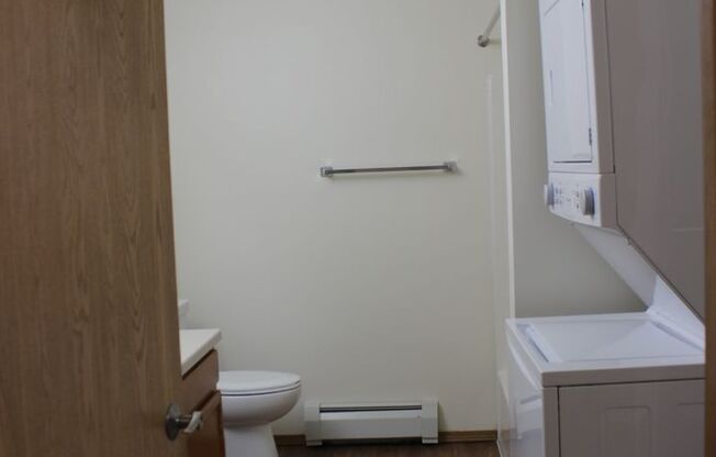 2 beds, 1 bath, 1,300 sqft, $1,299.99, Unit 2250-05