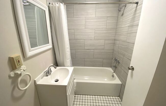 1 bed, 1.5 baths, 20 sqft, $1,250, Unit #1