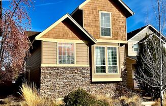 Stunning Awbrey Butte 3BR/2.5 Ba