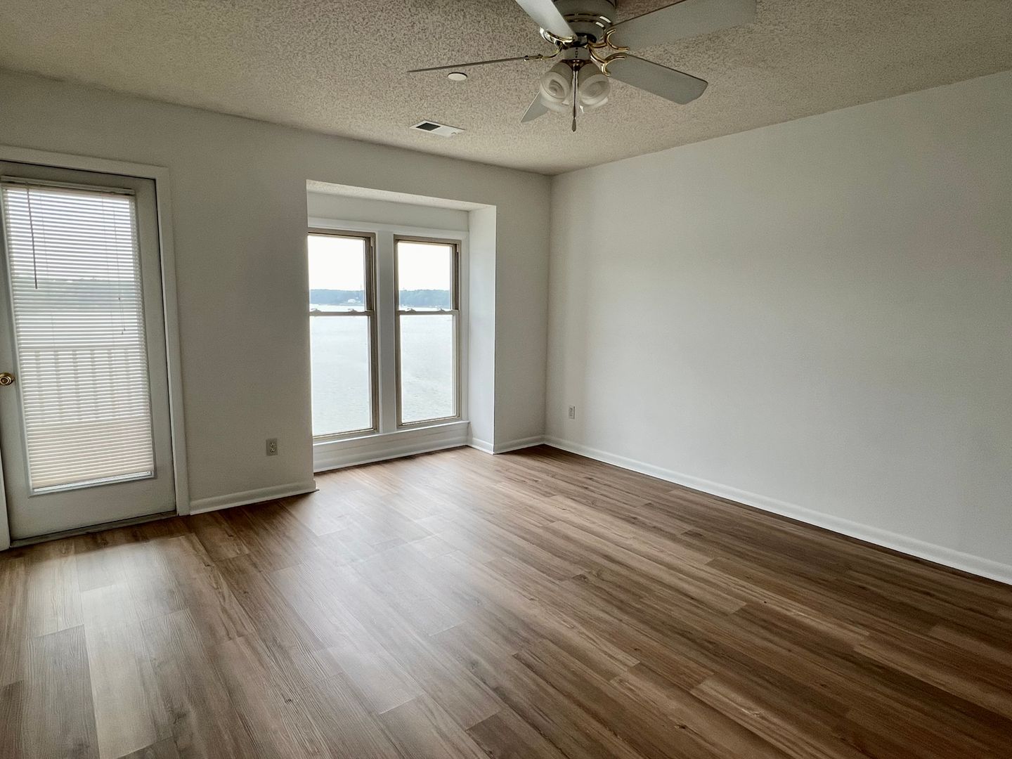 Beautiful waterfront condo on Lake Wylie!