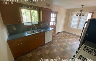 2105 W 90 ST