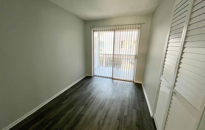 2 beds, 1 bath, 750 sqft, $1,998, Unit 213