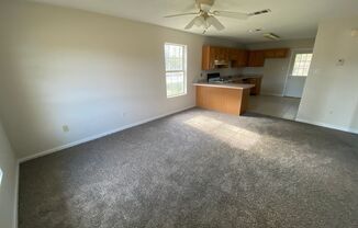 2 beds, 1 bath, $875