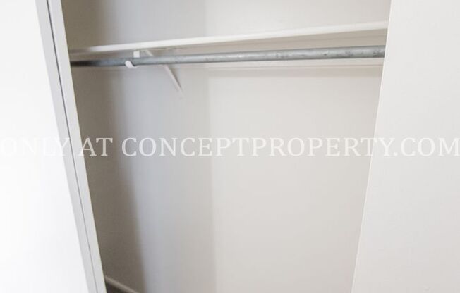 2 beds, 1 bath, 935 sqft, $1,299, Unit 40