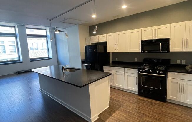 1 bed, 1 bath, 936 sqft, $1,575, Unit 603