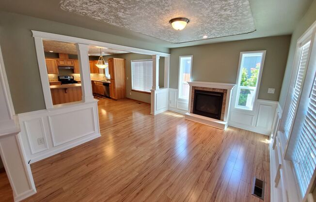 Pet Friendly 3 Bed / 2.5 Bath Home Near I-5