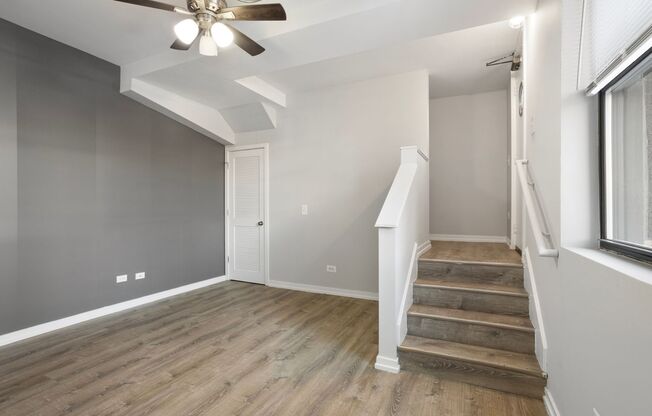 2 beds, 1.5 baths, 634 sqft, $2,500, Unit 106