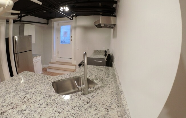 3 beds, 1 bath, $3,800, Unit B