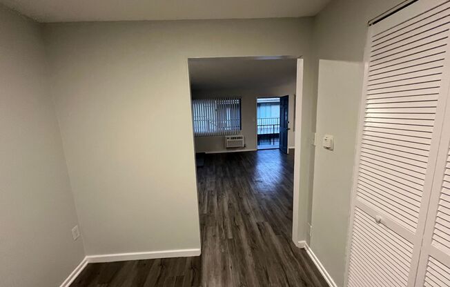 2 beds, 1 bath, 750 sqft, $2,098, Unit 209