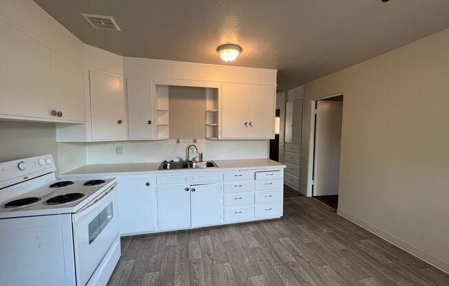 2 beds, 1 bath, $1,450