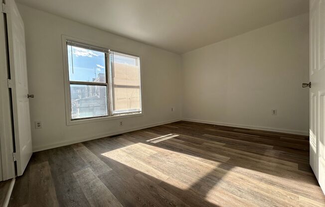 3 beds, 1.5 baths, $1,600, Unit 4053 Parrish St