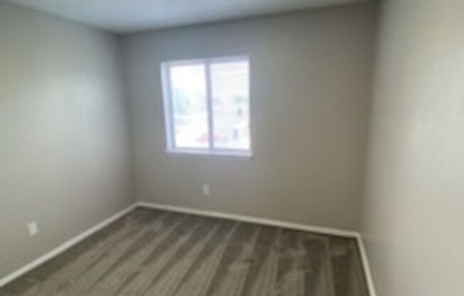 2 beds, 1 bath, 1,105 sqft, $875, Unit 2703-304