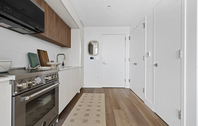 1 bed, 1 bath, $5,580, Unit 2006