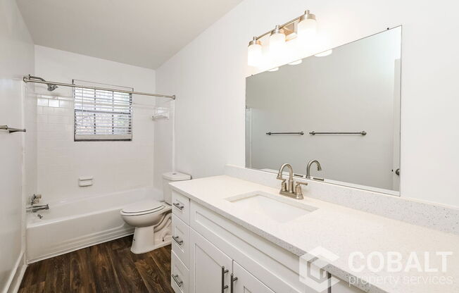 2 beds, 1.5 baths, 1,100 sqft, $1,299, Unit E25