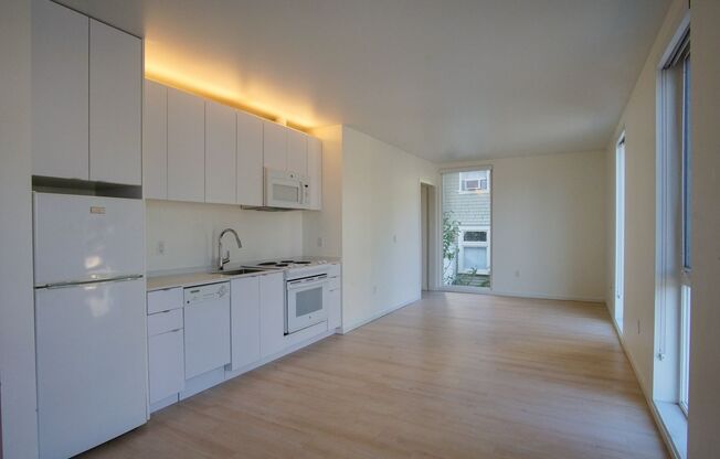 2 beds, 1 bath, $1,945, Unit 205