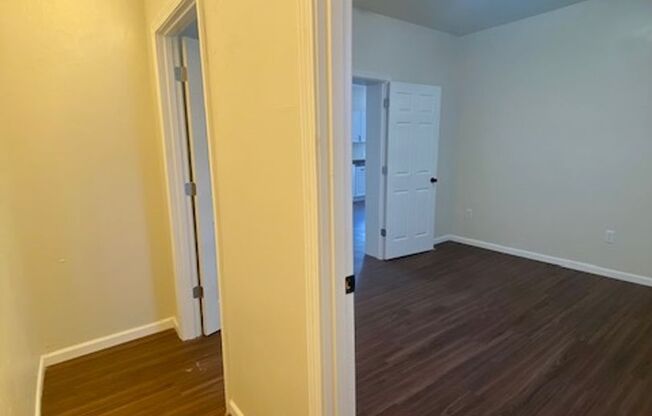 2 beds, 1 bath, 900 sqft, $1,165